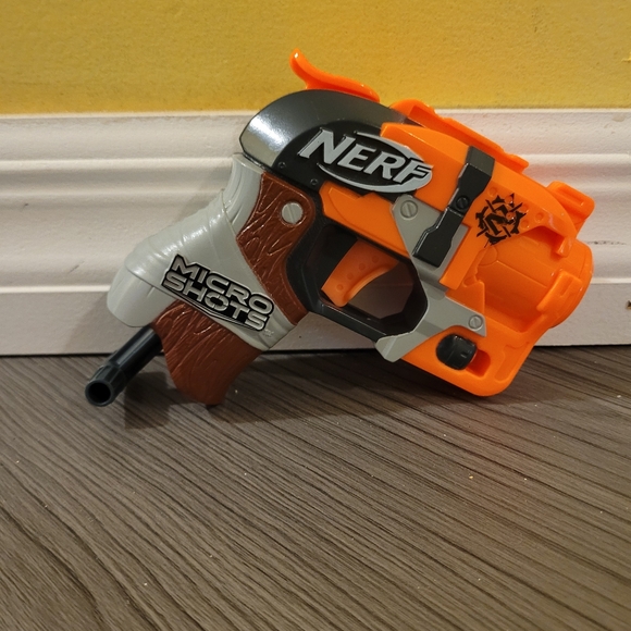 Nerf MicroShots Zombie Strike Hammershot, Includes 2 Bullets - Picture 2 of 2